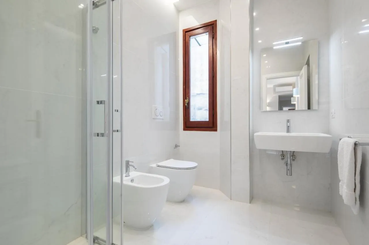 Ponte Vecchio White By Mmega Apartment Florence