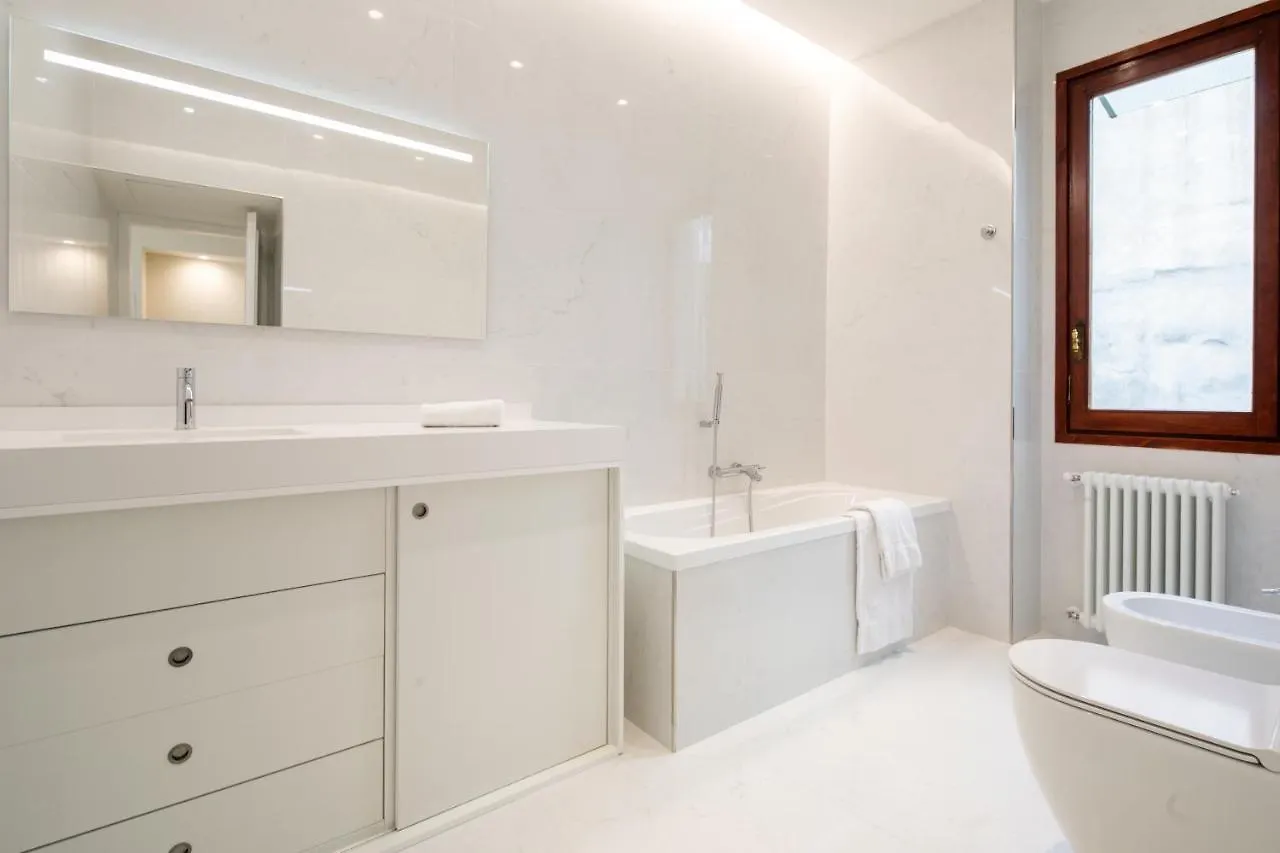 Ponte Vecchio White By Mmega Apartment Florence 0*,